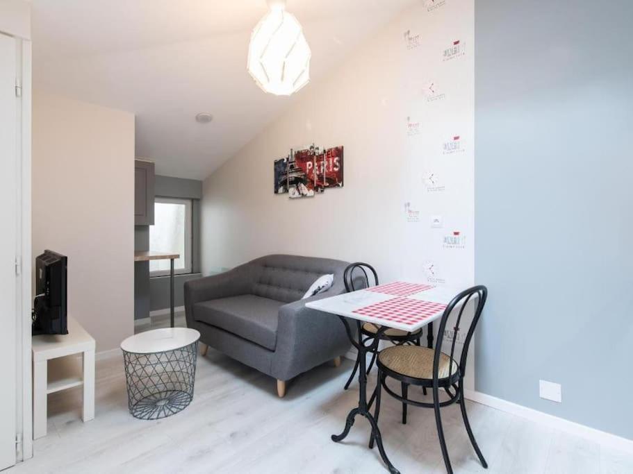 Le Paris Eiffel - Appartement Cosy En Plein Centre Bourgoin-Jallieu Exteriör bild