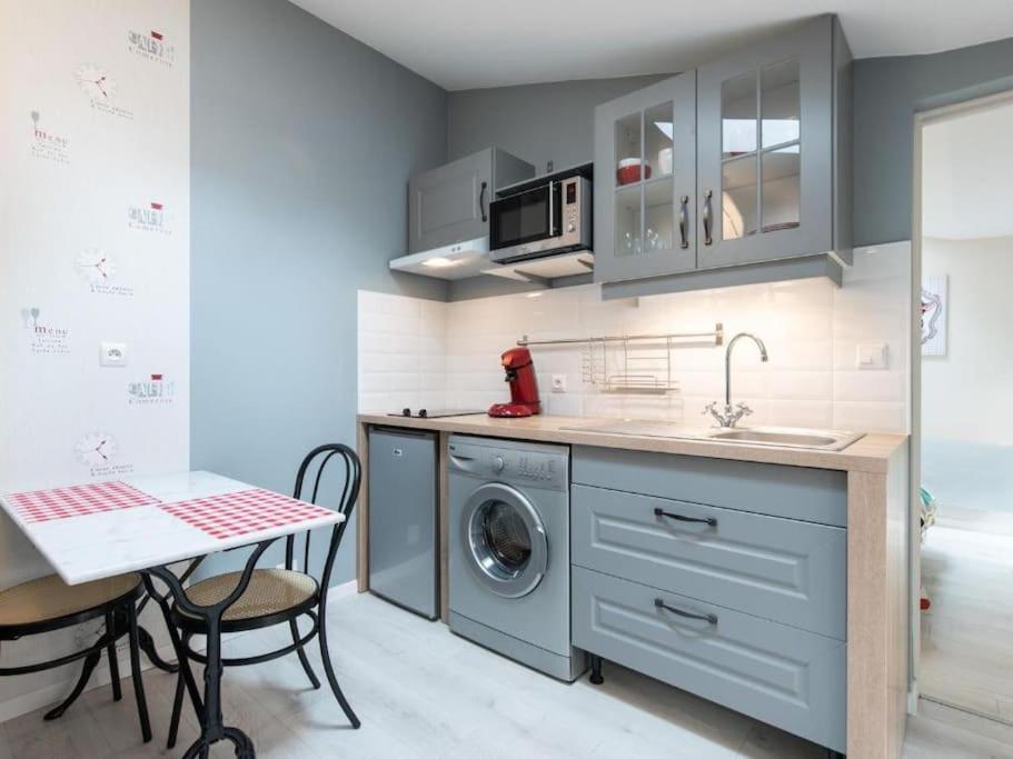 Le Paris Eiffel - Appartement Cosy En Plein Centre Bourgoin-Jallieu Exteriör bild